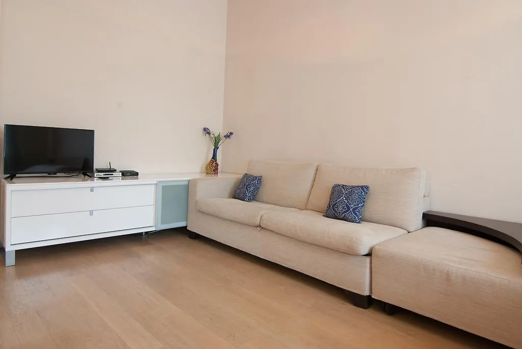 Home Hotel Apartments On Zoloti Vorota Kyiv