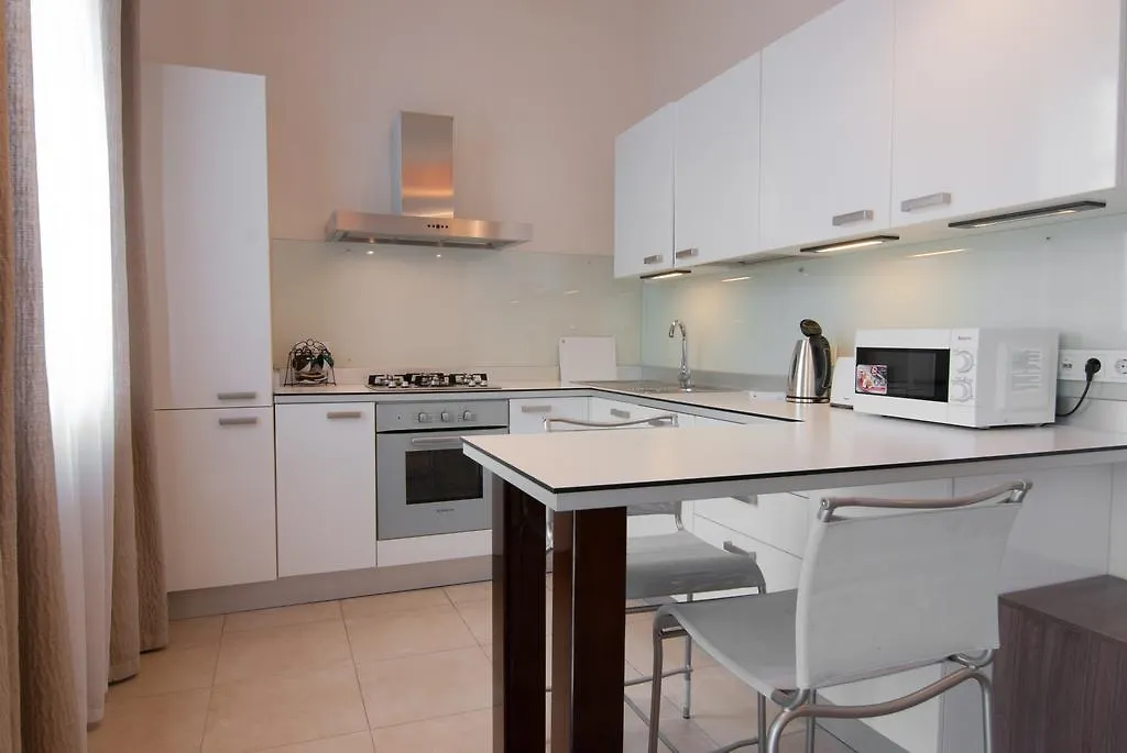 Home Hotel Apartments On Zoloti Vorota Kyiv