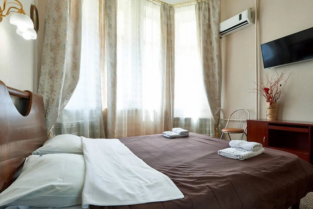 Home Hotel Apartments On Zoloti Vorota Kyiv Ukraine