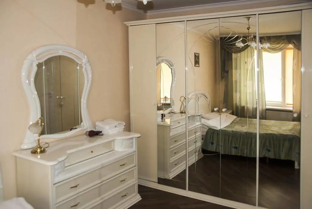 Home Hotel Apartments On Zoloti Vorota Kyiv