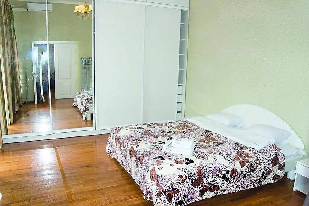 Home Hotel Apartments On Zoloti Vorota Kyiv Ukraine