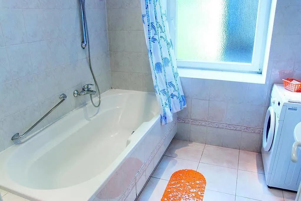 Home Hotel Apartments On Zoloti Vorota Kyiv