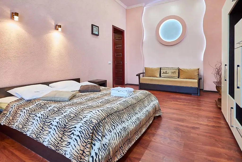 Home Hotel Apartments On Zoloti Vorota Kyiv
