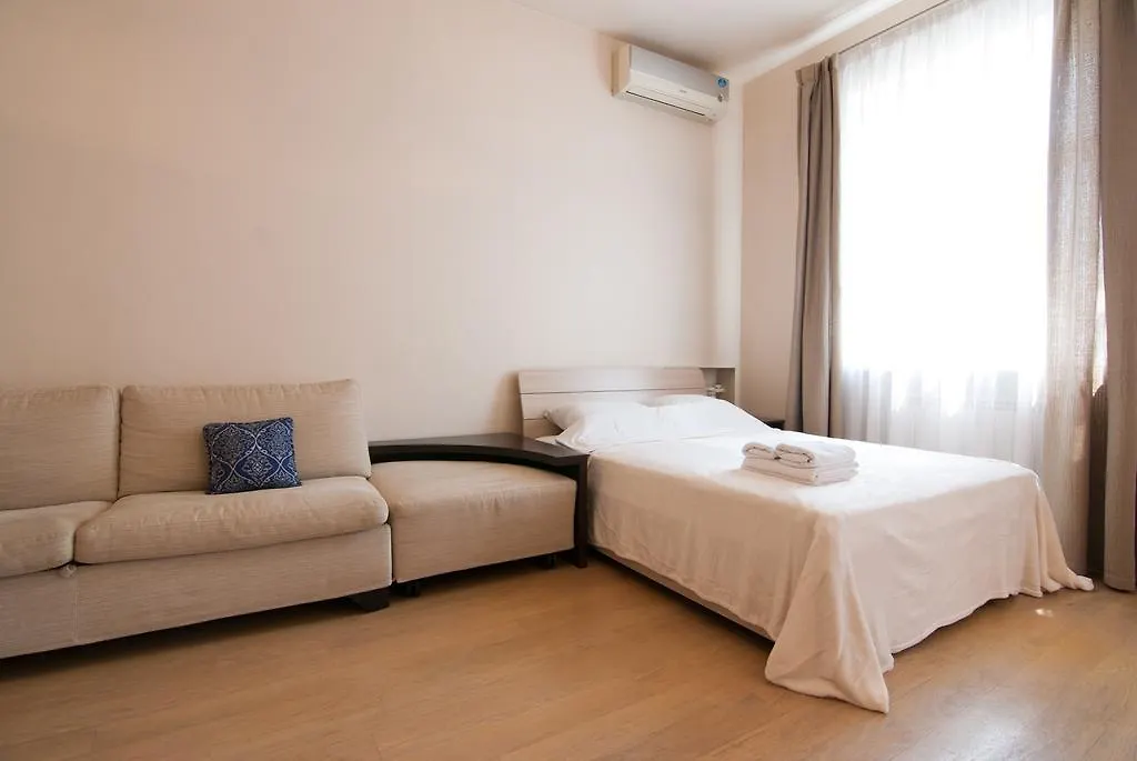Home Hotel Apartments On Zoloti Vorota Kyiv