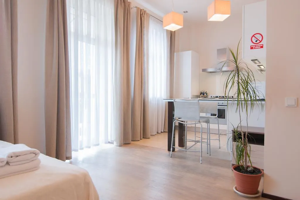 Home Hotel Apartments On Zoloti Vorota Kyjev 0*,