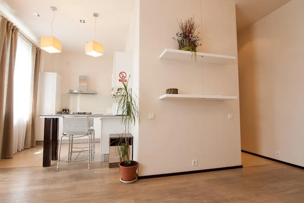 Home Hotel Apartments On Zoloti Vorota Kyiv