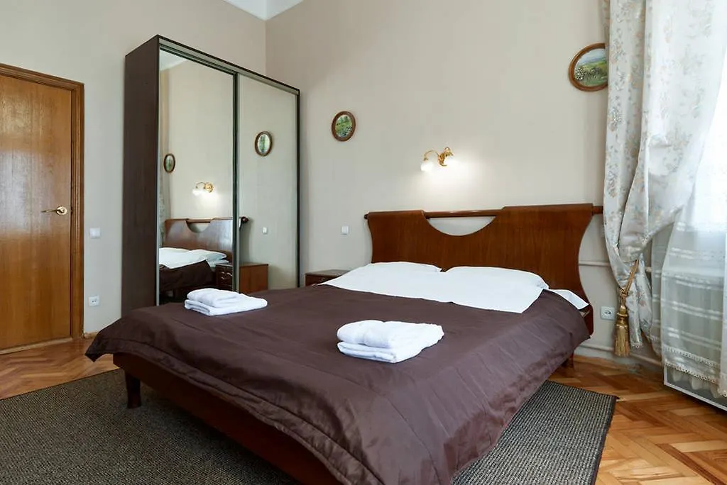 Home Hotel Apartments On Zoloti Vorota Kyiv