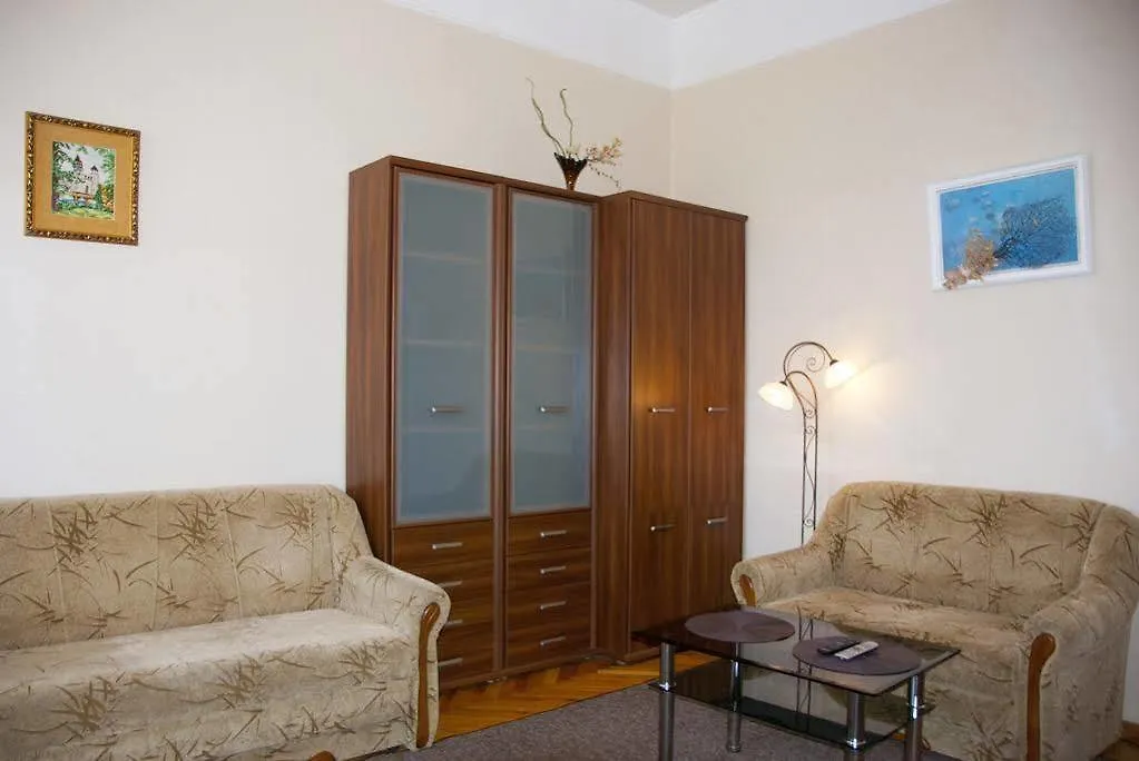 Home Hotel Apartments On Zoloti Vorota Kyiv