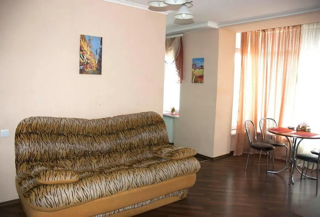 Home Hotel Apartments On Zoloti Vorota Kyiv Ukraine