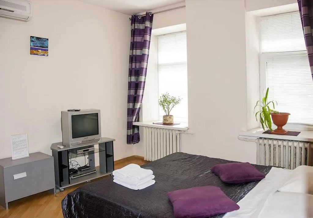 Home Hotel Apartments On Zoloti Vorota Kyiv
